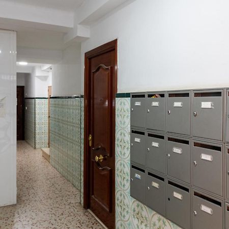 Piso Elegante Y Nuevo De 3 Habitaciones Y 2 Banos Sevilha Exterior foto