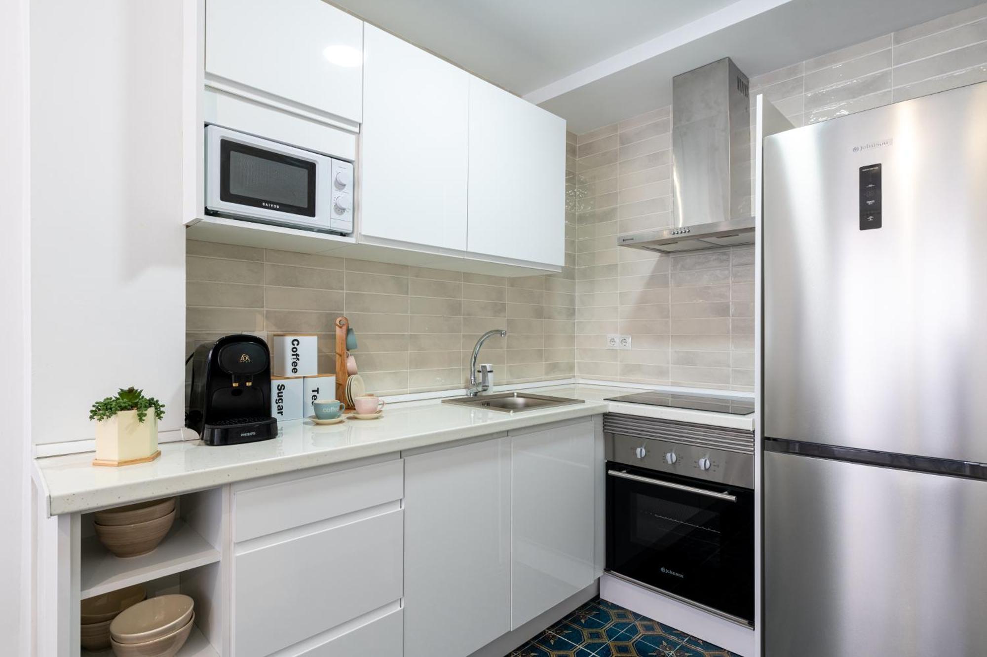 Piso Elegante Y Nuevo De 3 Habitaciones Y 2 Banos Sevilha Exterior foto