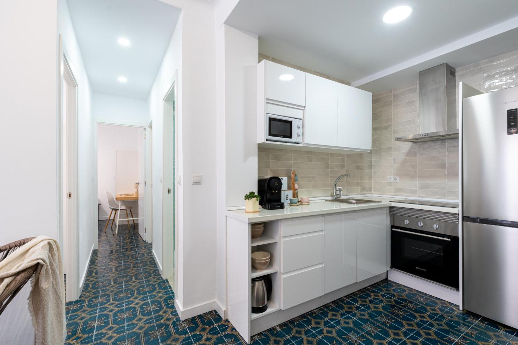 Piso Elegante Y Nuevo De 3 Habitaciones Y 2 Banos Sevilha Exterior foto
