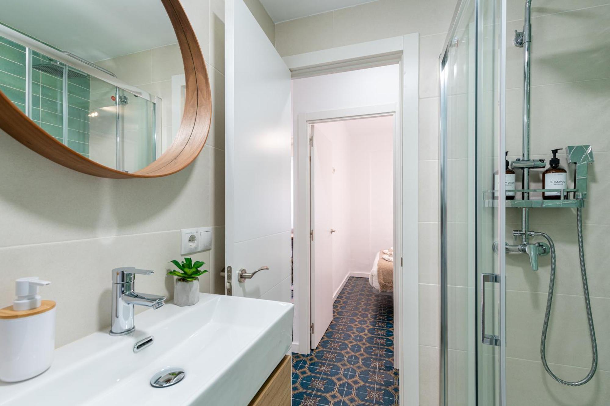 Piso Elegante Y Nuevo De 3 Habitaciones Y 2 Banos Sevilha Exterior foto