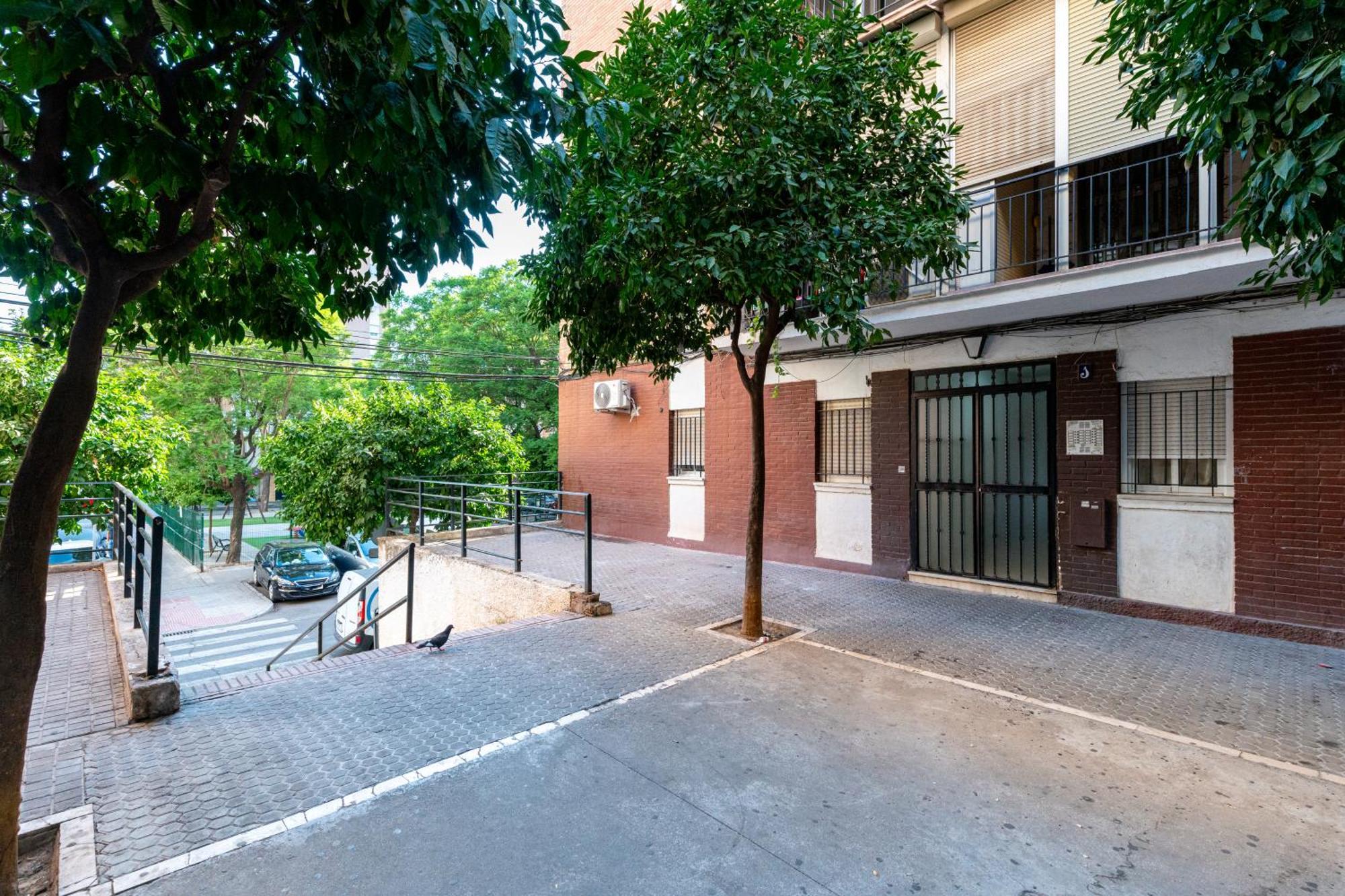 Piso Elegante Y Nuevo De 3 Habitaciones Y 2 Banos Sevilha Exterior foto