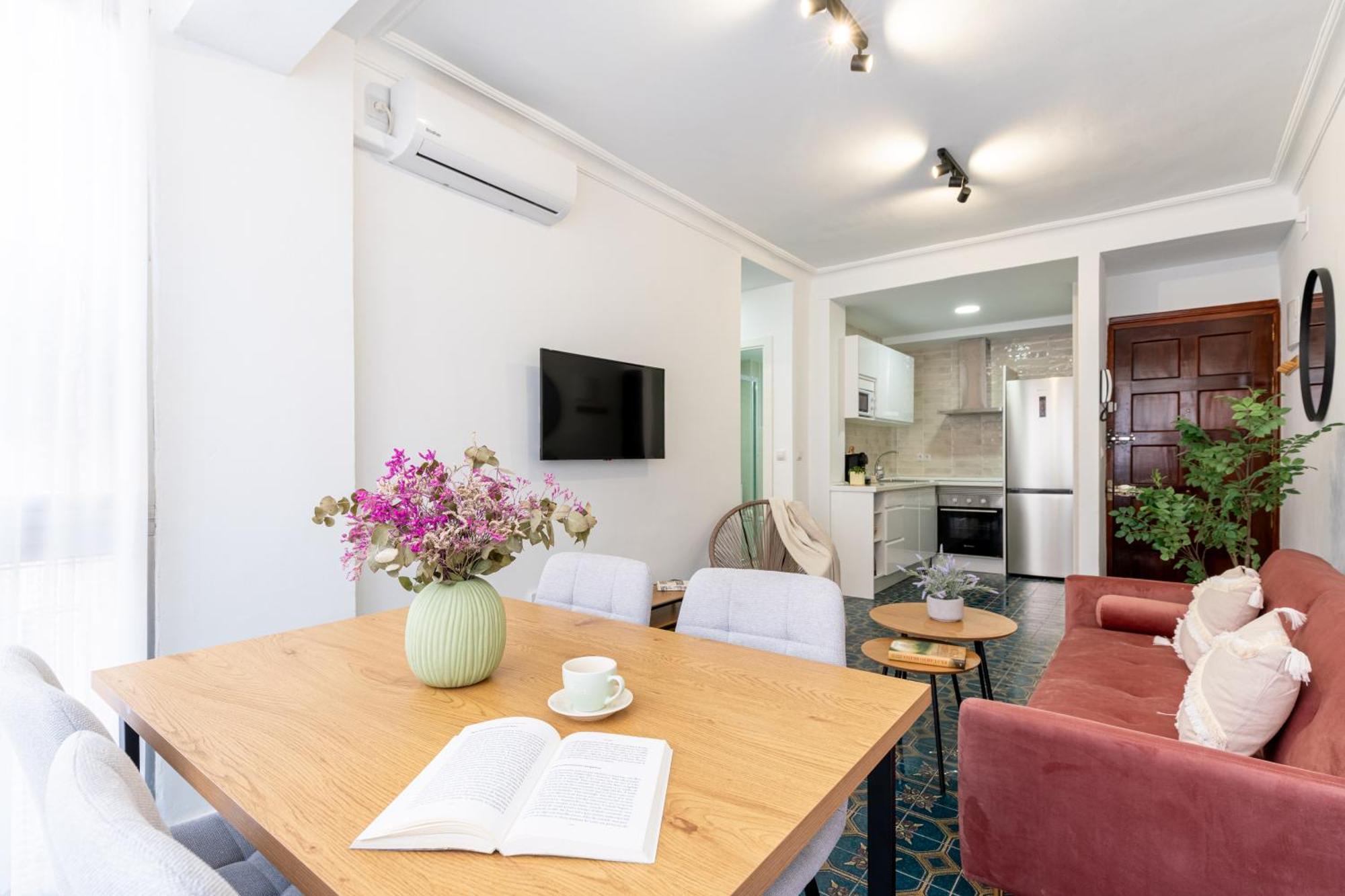 Piso Elegante Y Nuevo De 3 Habitaciones Y 2 Banos Sevilha Exterior foto