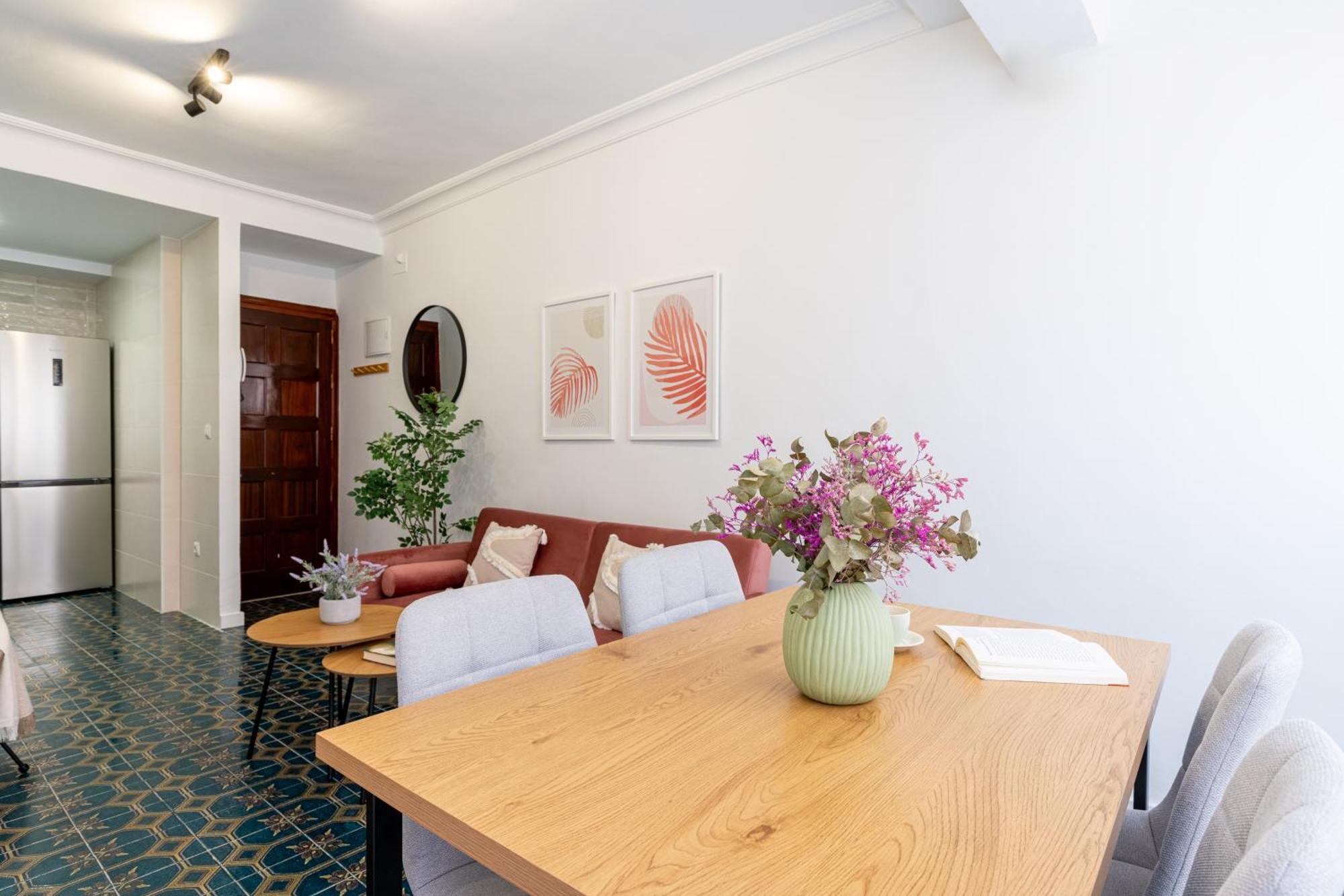 Piso Elegante Y Nuevo De 3 Habitaciones Y 2 Banos Sevilha Exterior foto