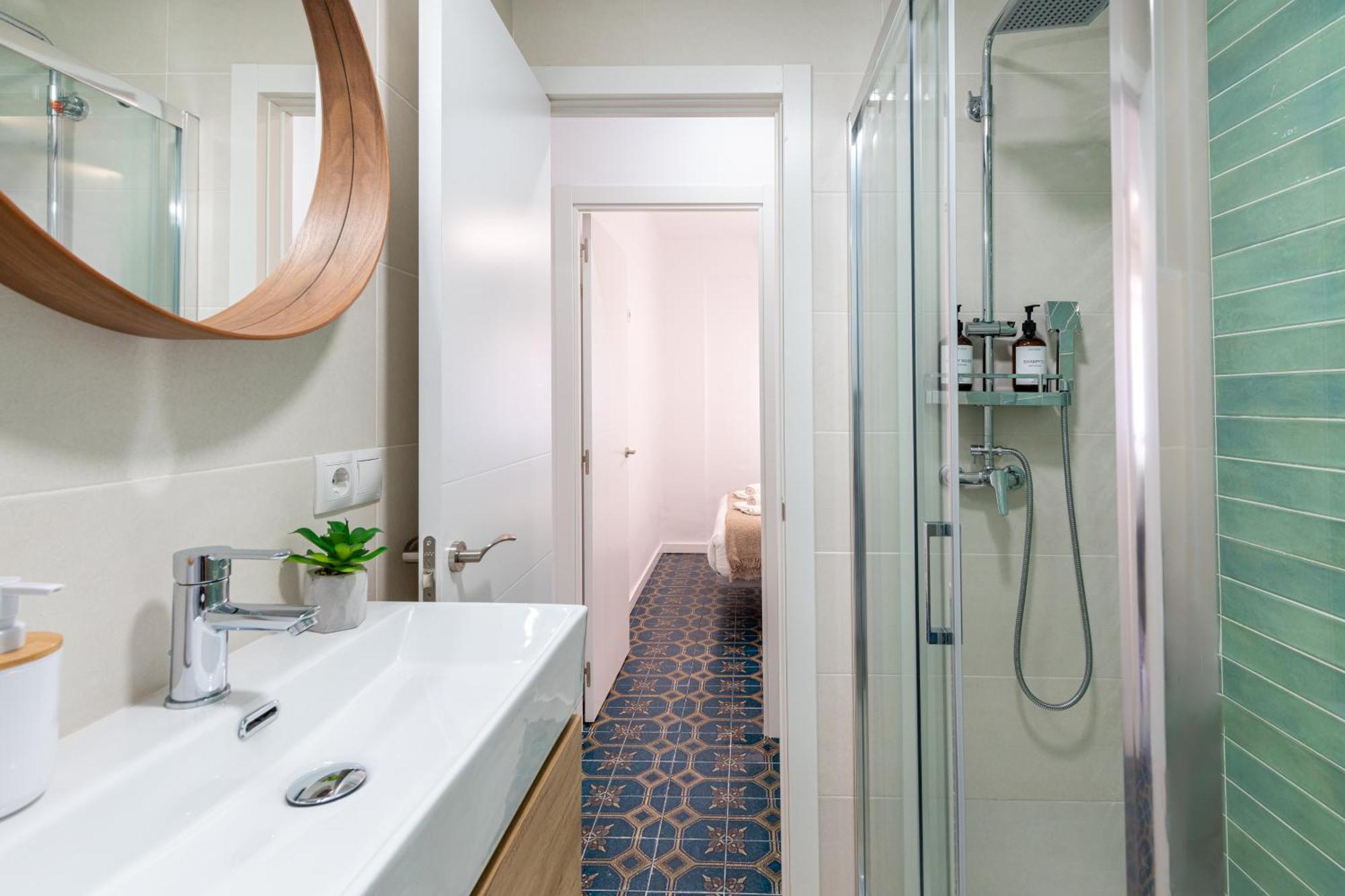 Piso Elegante Y Nuevo De 3 Habitaciones Y 2 Banos Sevilha Exterior foto