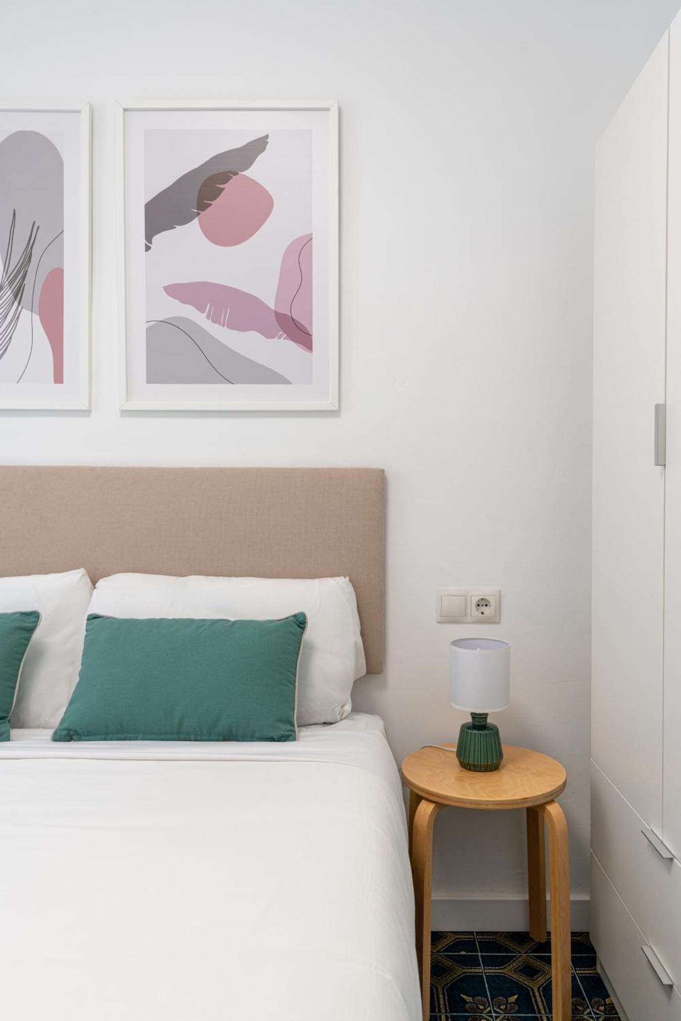 Piso Elegante Y Nuevo De 3 Habitaciones Y 2 Banos Sevilha Exterior foto